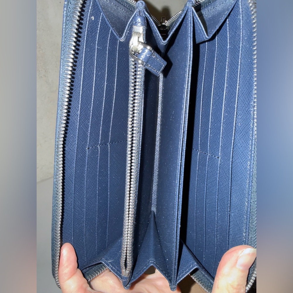 Prada Navy Saffiano Zip-Around Wallet w/ COA - Picture 4 of 6